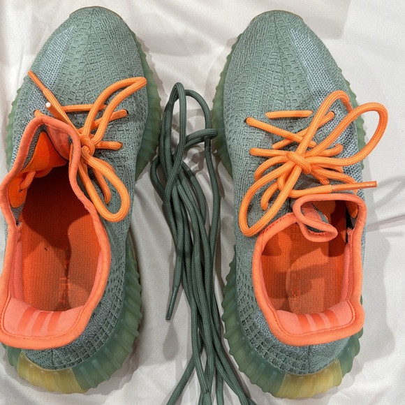 Adidas Yeezy Boost 350 - Picture 6 of 7